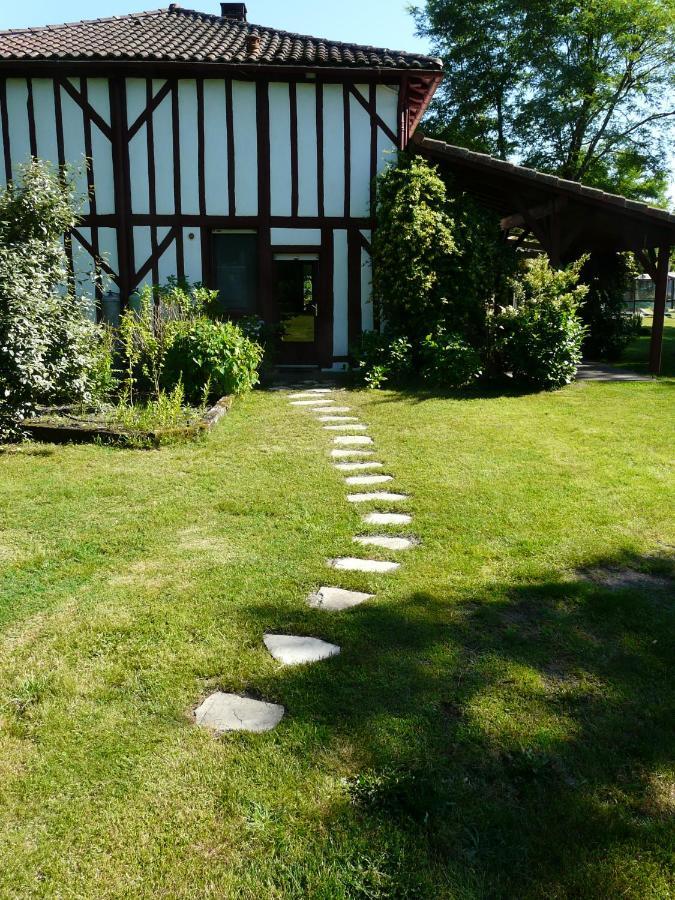 Bed & Breakfast L'airial De Nahouns Sabres